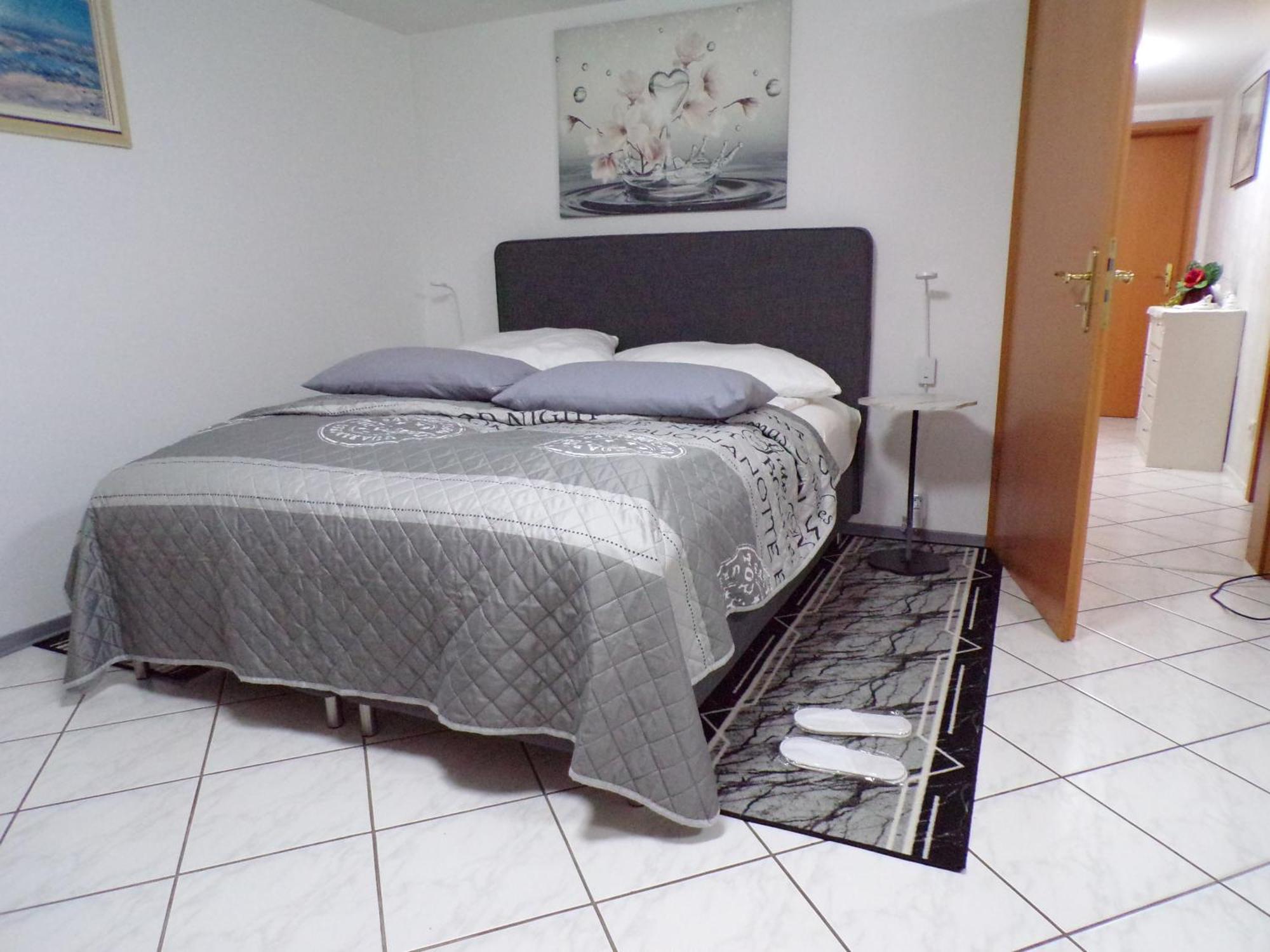 J.e. Apartament Kolonia